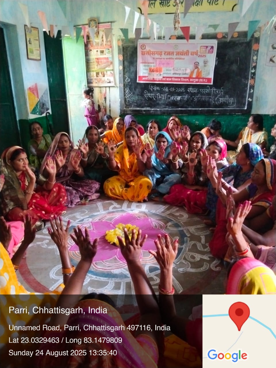 छत्तीसगढ़ रजत महोत्सव 2025 आंगनबाड़ी केंद्रों में मनाया गया तीजा पोरा तिहार, बड़ी संख्या में महिलाएं हुई शामिल